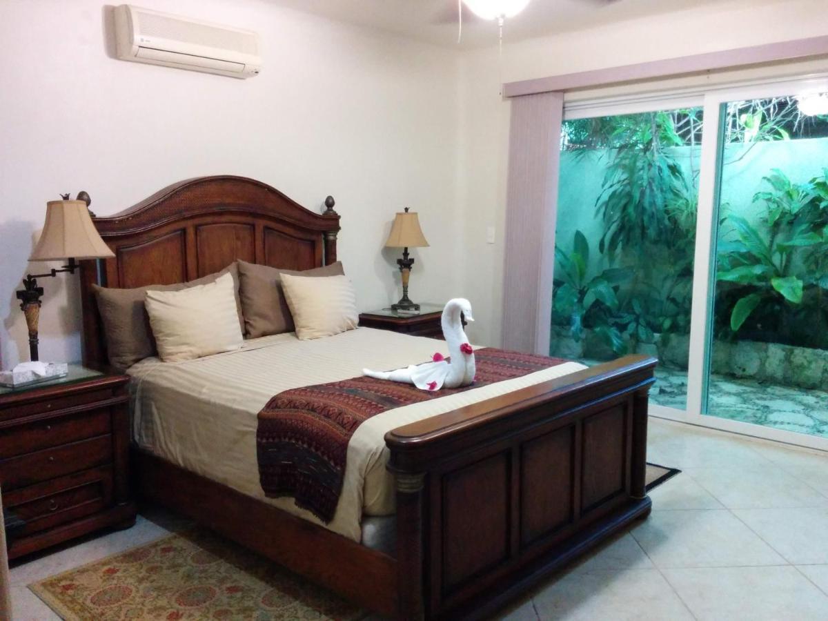 Casa Beard, Spacious Guest House With High Speed Wifi & Pool. Playa del Carmen Esterno foto